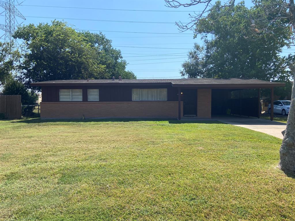 Crestmont Dr, Stafford, TX 77477