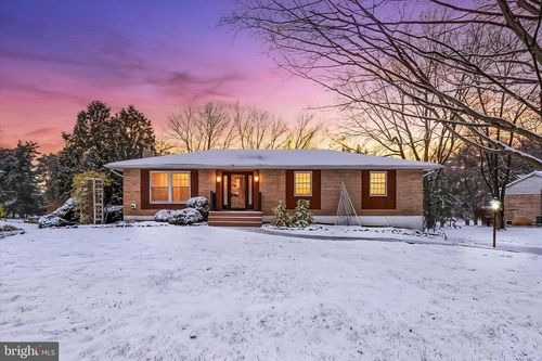 3821 Club House Dr, FAYETTEVILLE, PA, 17222-9659 | Card Image