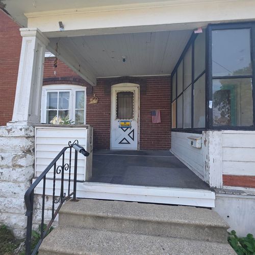 102 Randolph St, Waterloo, IA, 50701-5918 | Card Image