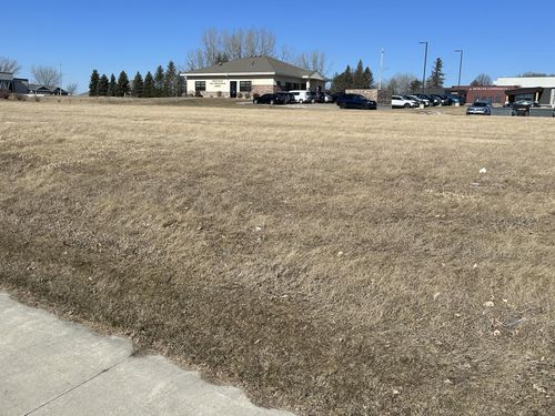 xxx Landmark Dr Ne, Owatonna, MN, 55060 | Card Image