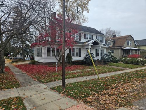 303 W Washington St, Howell, MI, 48843-2137 | Card Image