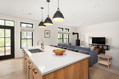 60-b-60-B Landing Circle, Stowe, VT, 05672 | Card Image