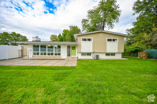 Somerset Way, Murray, UT 84117