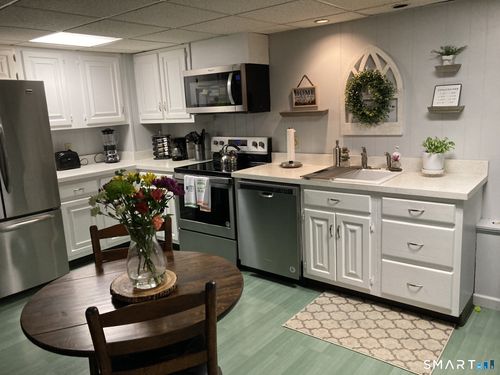 65 Hard Hill Rd, Woodbury, CT, 06798-2412 | Card Image