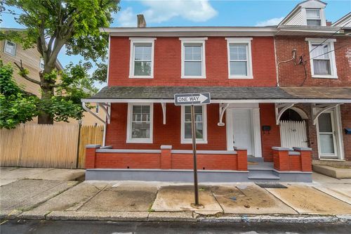 746 Front St, CATASAUQUA, PA, 18032-2309 | Card Image