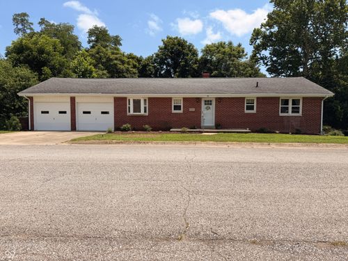201 S Water St, Brownstown, IN, 47220-2039 | Card Image