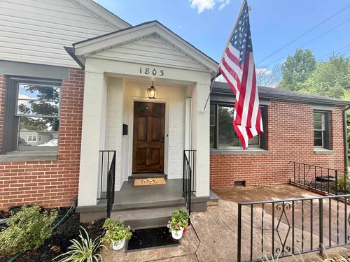 1803 E 33rd St, Sheffield, AL, 35660-7646 | Card Image