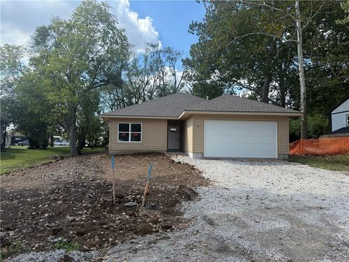 313 1/2 Clearview Dr, Pleasant Hill, MO, 64080-1801 | Card Image