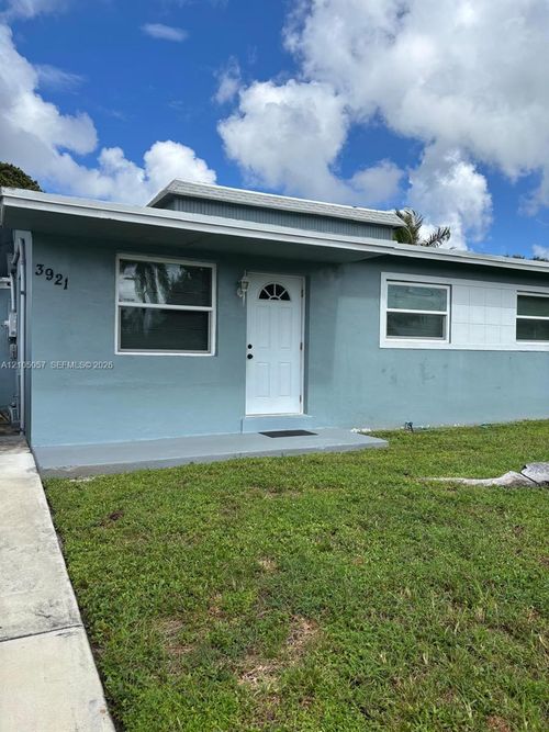 2-3921 Sw 31st Dr, West Park, FL, 33023-5679 | Card Image