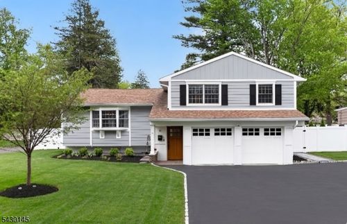 32 Bergen Rd, New Providence, NJ, 07974-2103 | Card Image