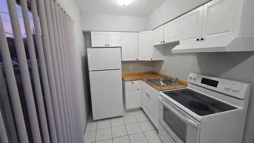 apt-4-16951 Ne 18th Ave, North Miami Beach, FL, 33162-3050 | Card Image