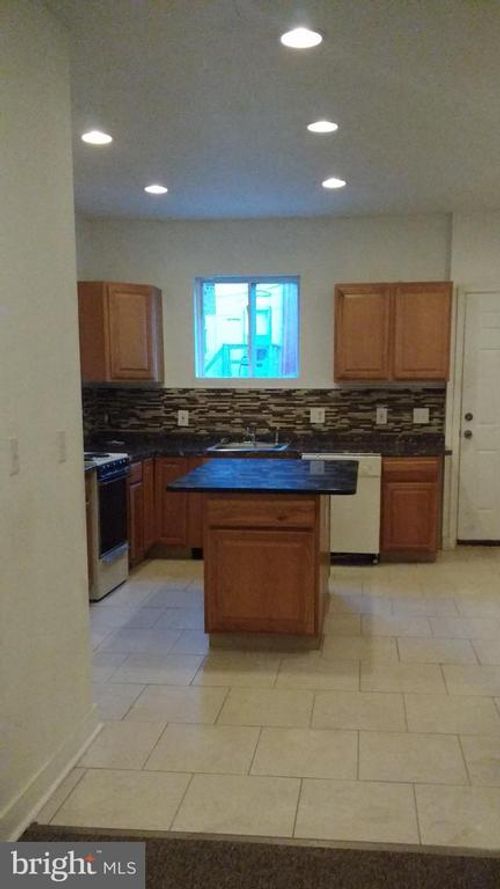 2753 W Fairmount Ave, BALTIMORE, MD, 21223-1407 | Card Image