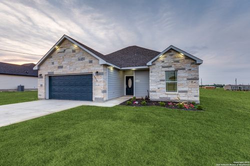 12929 Pueblo Nuevo Dr, Atascosa, TX, 78002-2274 | Card Image