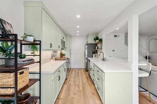 1196 Landsburn Cir, Westlake Village, CA, 91361-3732 | Card Image