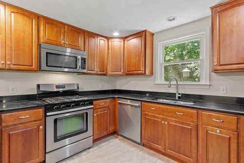 21 Cherokee Rd, Acton, MA, 01720-2340 | Card Image