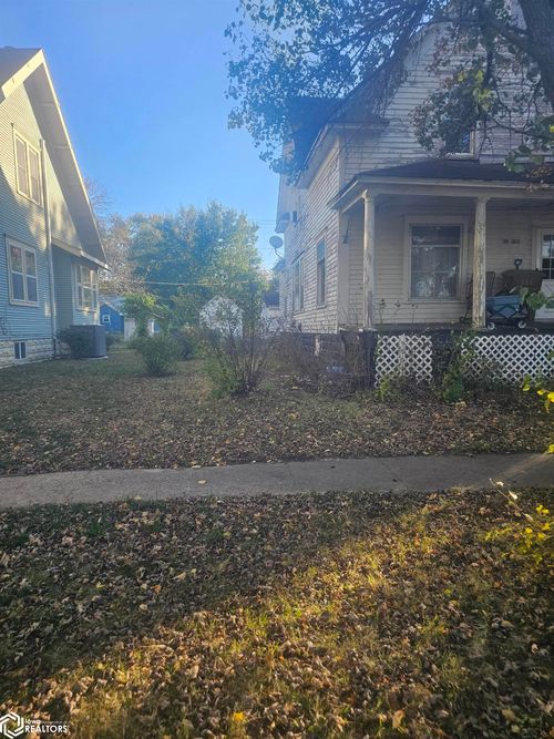 413 Vine St, Albert City, IA, 50510-1205 | Card Image