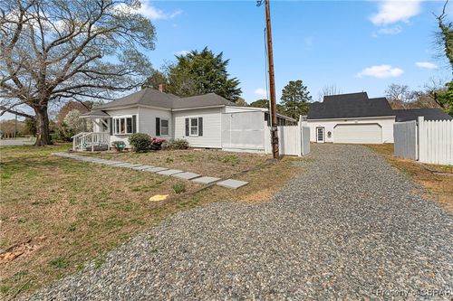 6827 Williams Landing Rd, Hayes, VA, 23072-3212 | Card Image