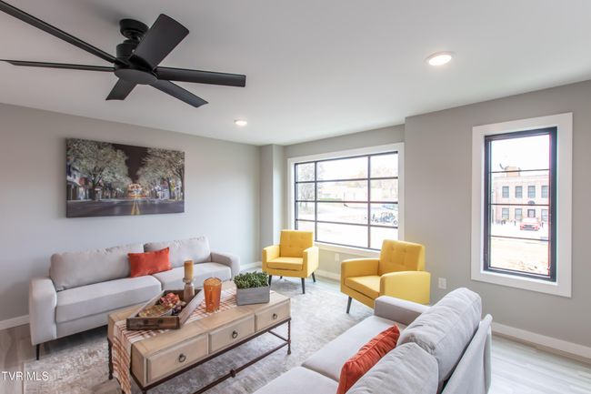 B5 - 577 English St, Home with 3 bedrooms, 3 bathrooms and null parking in Bristol TN | Image 4