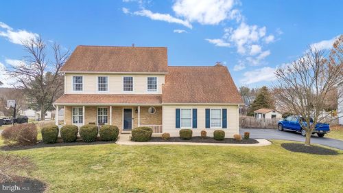 204 Oakmanor Way, WALKERSVILLE, MD, 21793-8135 | Card Image