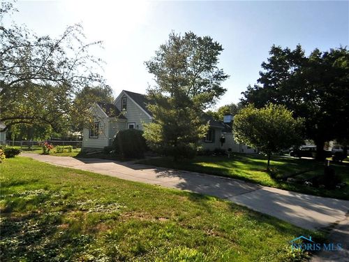 904 Askin St, Maumee, OH, 43537-3606 | Card Image