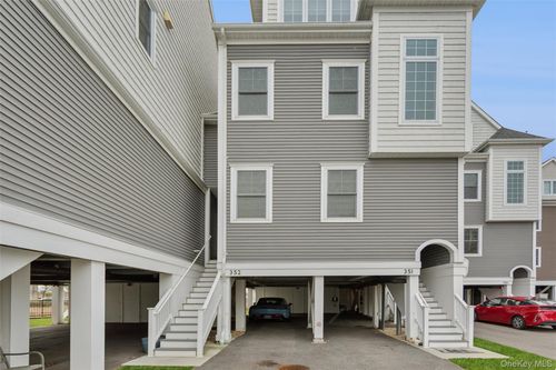352-352 Marina Pointe Dr, East Rockaway, NY, 11518-2069 | Card Image