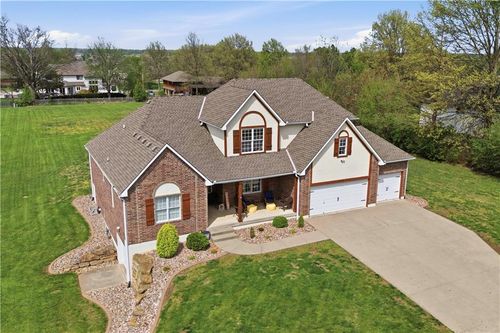 716 Sw 163rd St, Lee's Summit, MO, 64082-4575 | Card Image