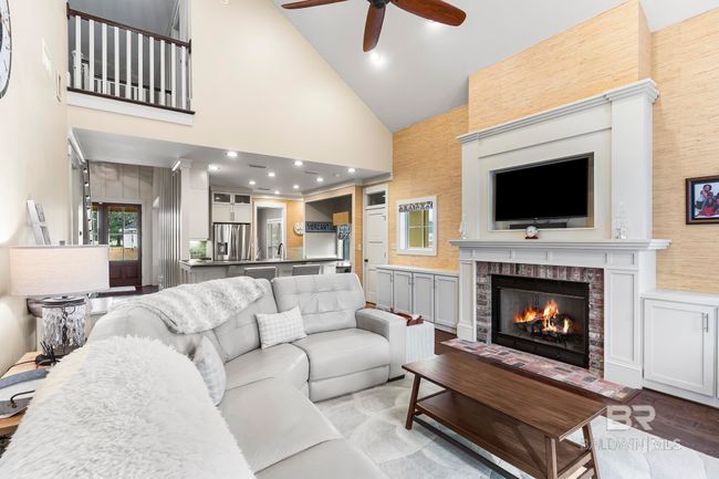 Living Room | Image 9