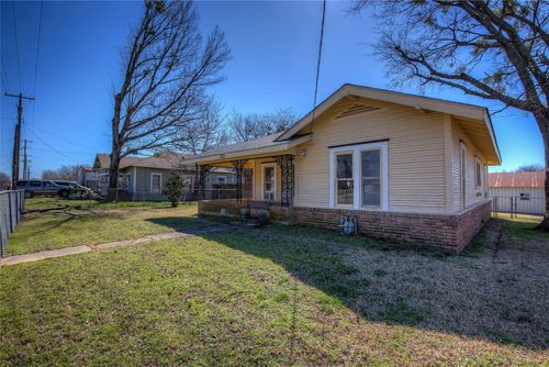 305 W Main St, Cumby, TX, 75433-2316 | Card Image