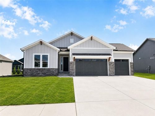 24937 W 145th St, Olathe, KS, 66061-5209 | Card Image