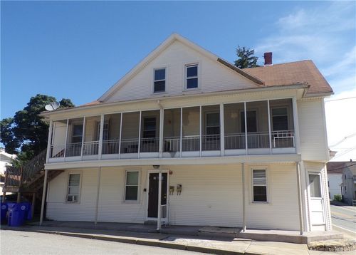 32 Wakefield St, West Warwick, RI, 02893-3455 | Card Image