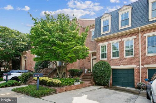 1403 Mclean Mews Ct, MCLEAN, VA, 22101-3800 | Card Image