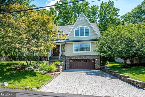 4 Edgewood Rd, Edison, NJ, 08820-3621 | Card Image