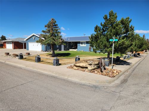302 9th Avenue Se, Cut Bank, MT, 59427 | Card Image
