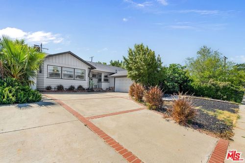 16852 Citronia St, Northridge, CA, 91343-1739 | Card Image