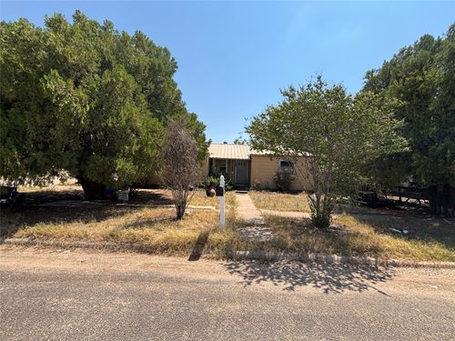 649 Nw Avenue F, Hamlin, TX, 79520-2117 | Card Image