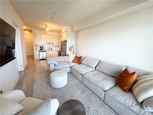907 - 385 Winston Rd, House attached with 1 bedrooms, 1 bathrooms and 1 parking in Grimsby ON | Image 6