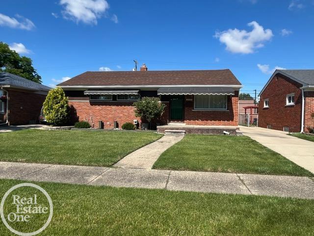 Collingwood St, Roseville, MI 48066