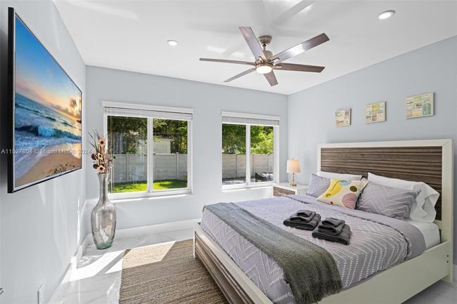 26 Ne 88 Th St, House other with 4 bedrooms, 3 bathrooms and null parking in El Portal FL | Image 18