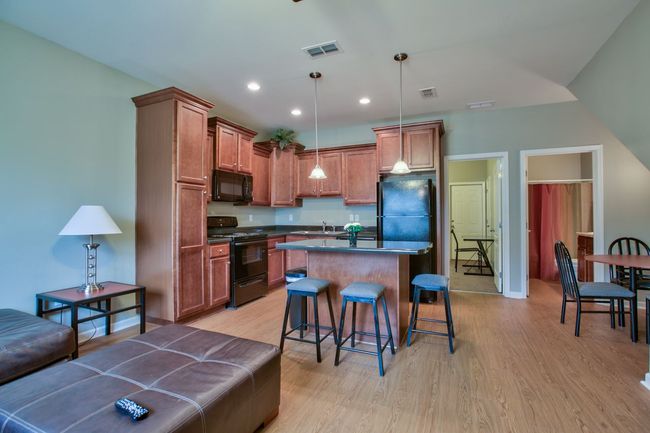 8 - 2002 Ann Arbor Ave, Condo with 3 bedrooms, 3 bathrooms and null parking in TALLAHASSEE FL | Image 4