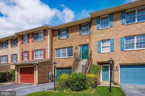 1323 Lindsay Ln, HAGERSTOWN, MD, 21742-4614 | Card Image