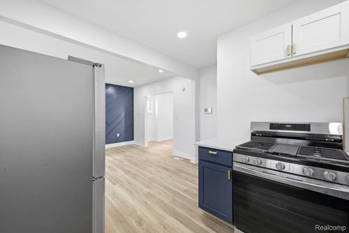 16185 Ilene St, Detroit, MI, 48221-2811 | Card Image