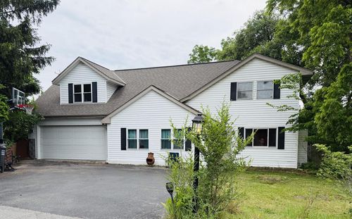 W271N2641 Pear Tree Ln, Pewaukee, WI, 53072-4429 | Card Image