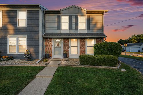 3912 Campbell St, Valparaiso, IN, 46385-1772 | Card Image