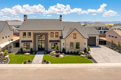 692 E Chloe Ln, Washington, UT, 84780-2525 | Card Image