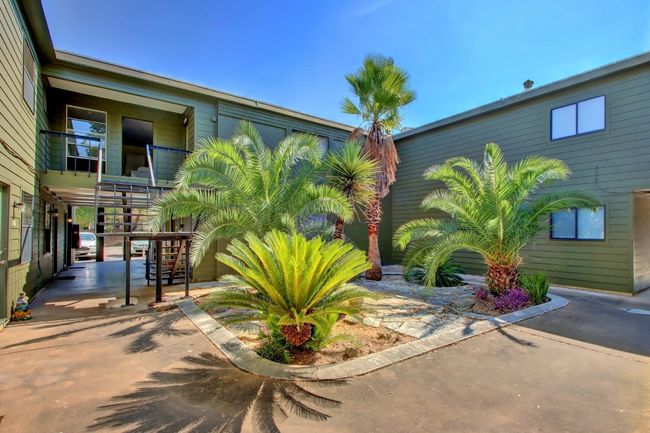 APT-109 - 303 W 40 Th St, Condo with 2 bedrooms, 1 bathrooms and 2 parking in Austin TX | Image 24