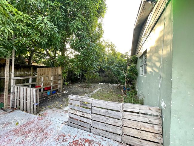 230 Ne 175 Th Ter, House other with 3 bedrooms, 2 bathrooms and null parking in North Miami Beach FL | Image 17