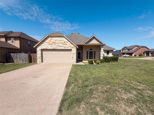 1602 Summercrest Dr, Cleburne, TX, 76033-7551 | Card Image