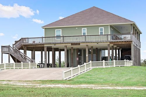 907 Thompson Dr, Gilchrist, TX, 77617 | Card Image