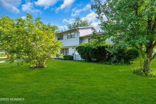 32 Brookwood Pkwy, Jackson, NJ, 08527-2140 | Card Image