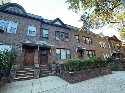 45-32 41st St, Sunnyside, NY, 11104-3419 | Card Image